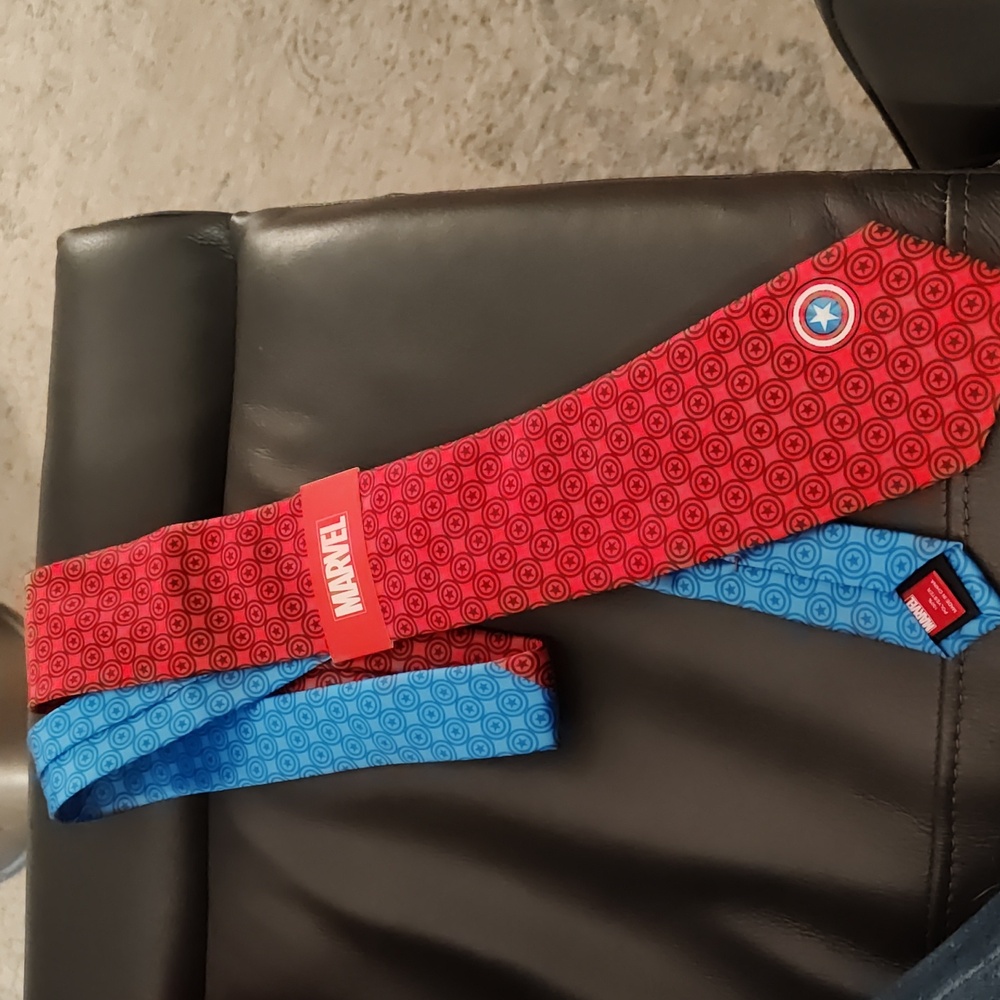 Marvel Comics Capt America Neck Tie, red/blue two tone